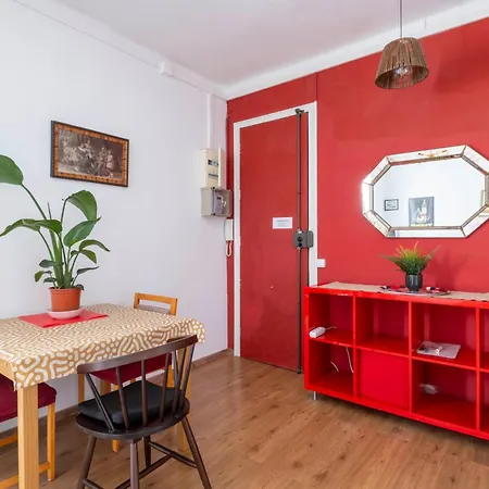 Апартаменты Centric Molino Theatre 1-1 *